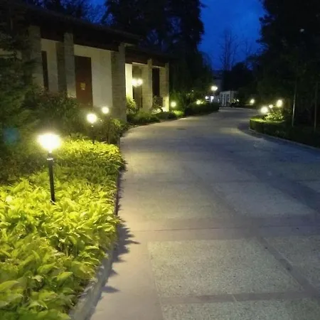 Oasis Resort&spa 2, Łozenec
